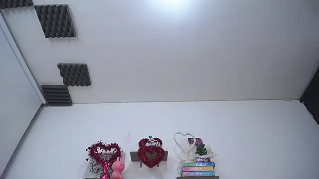 luly pink online show from December 2024 10:27:01 AM