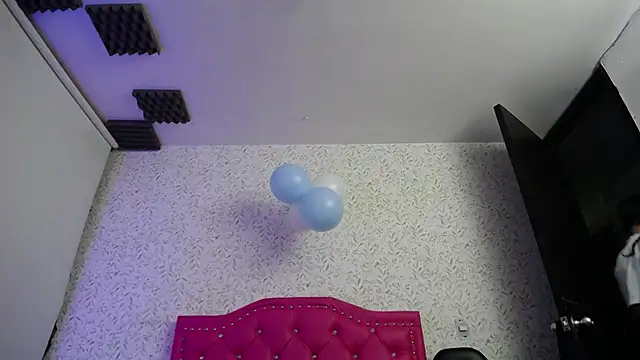 luly pink online show from October 2025 04:12:01 AM