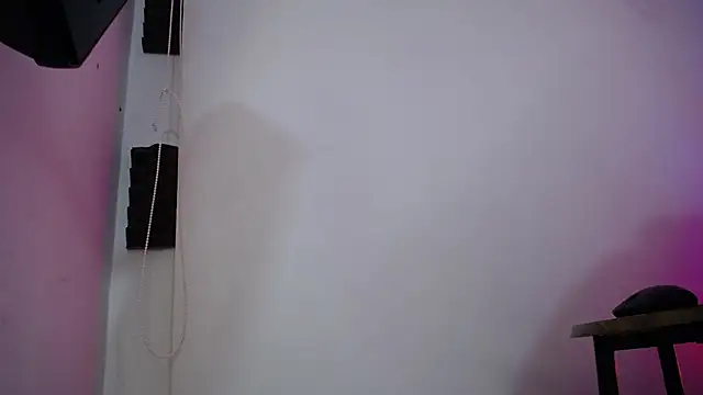 luly pink online show from October 2025 04:03:02 AM