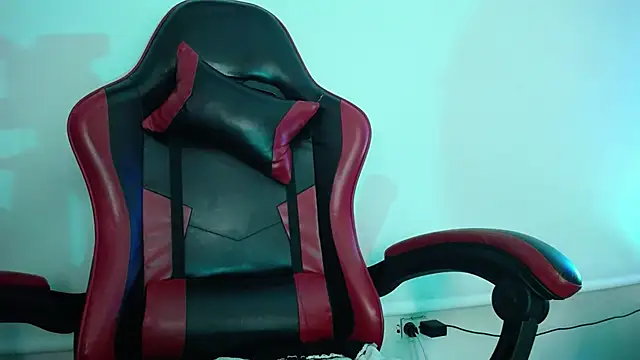 luly pink online show from November 2025 02:22:01 AM