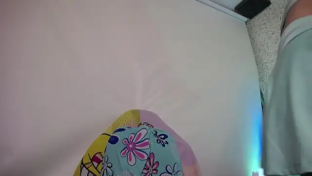 luly pink online show from February 2026 04:11:01 AM