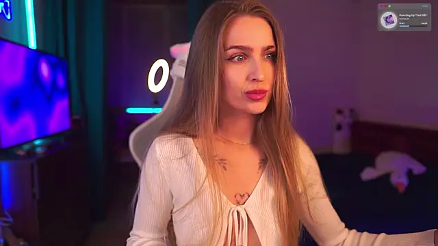 Kamila icee online show from November 2025 08:20:01 PM