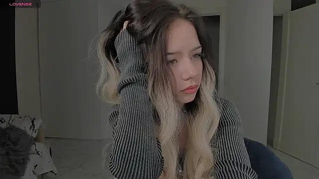 KellyBarton online show from December 2024 05:28:02 PM