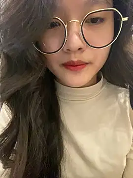 Krixxi22 online show from December 2024 05:21:01 PM