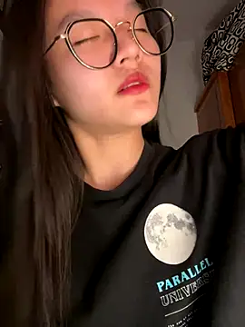 Krixxi22 online show from September 2025 03:59:02 PM