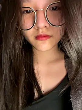 Krixxi22 online show from October 2025 04:28:01 PM