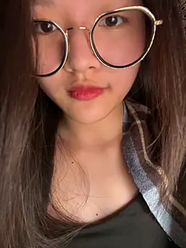 Krixxi22 online show from October 2025 01:40:02 PM