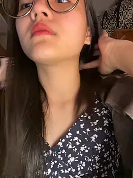 Krixxi22 online show from November 2025 02:28:01 PM