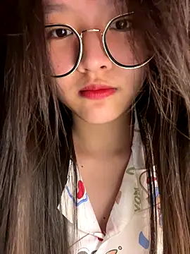 Krixxi22 online show from November 2025 04:46:01 PM