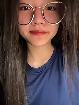 Krixxi22 online show from November 2025 02:32:02 PM