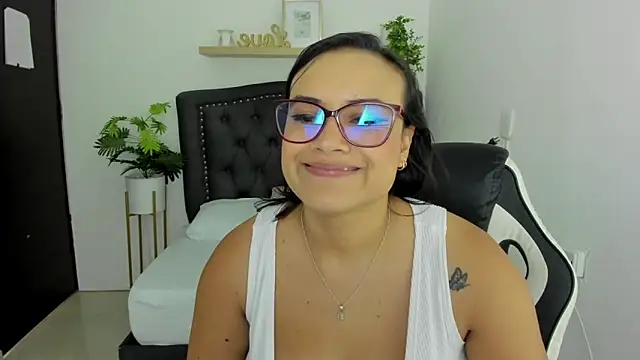 Snapshot of zoe_danae_ chatting on December 2024 12:16:01 PM zoe danae online show from December 2024 12:16:01 PM