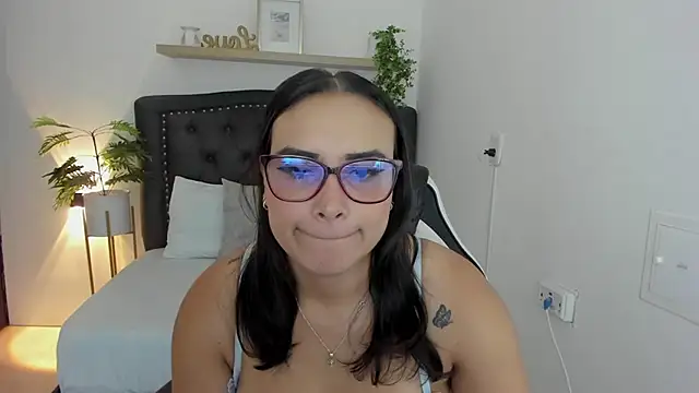 Snapshot of zoe_danae_ chatting on January 2025 12:03:02 PM zoe danae online show from January 2025 12:03:02 PM