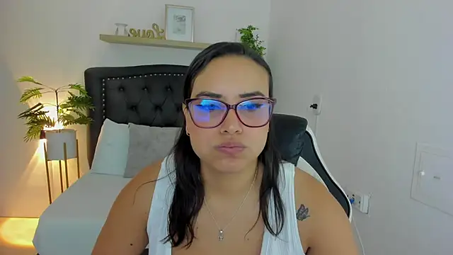 Snapshot of zoe_danae_ chatting on January 2025 12:10:01 PM zoe danae online show from January 2025 12:10:01 PM