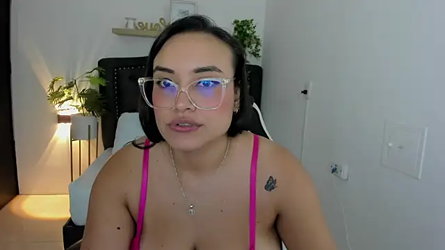 Snapshot of zoe_danae_ chatting on March 2025 12:01:02 PM zoe danae online show from March 2025 12:01:02 PM