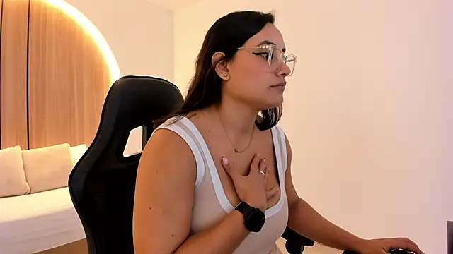 Snapshot of zoe_danae_ chatting on September 2025 12:10:02 PM zoe danae online show from September 2025 12:10:02 PM