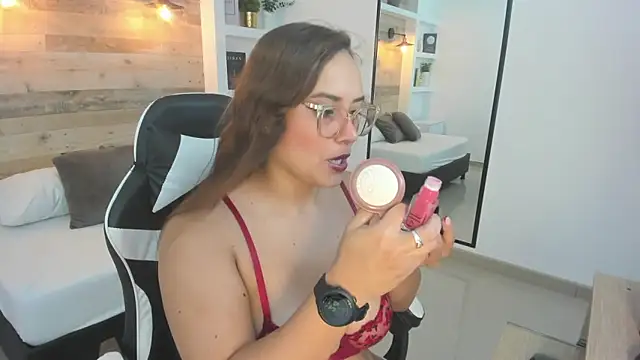 zoe danae  online show from February 2026 12:23:01 PM