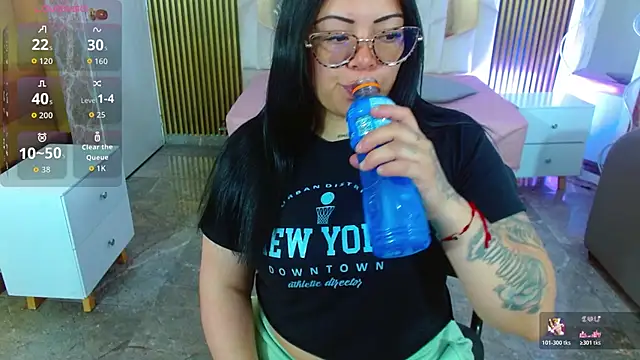 martinna tay online show from November 2025 03:27:02 AM