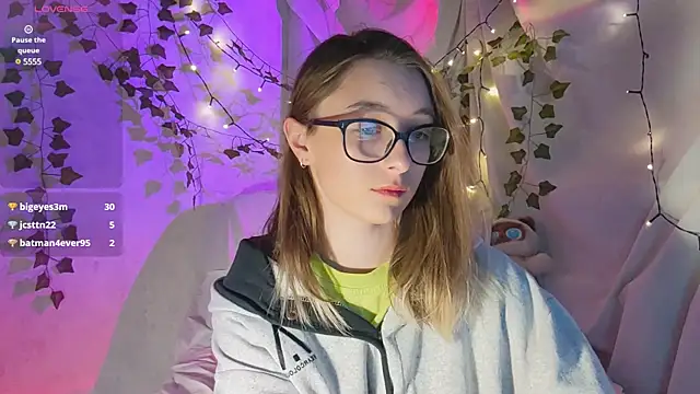 Snapshot of monlight__dana chatting on December 2024 02:30:01 PM monlight  dana online show from December 2024 02:30:01 PM