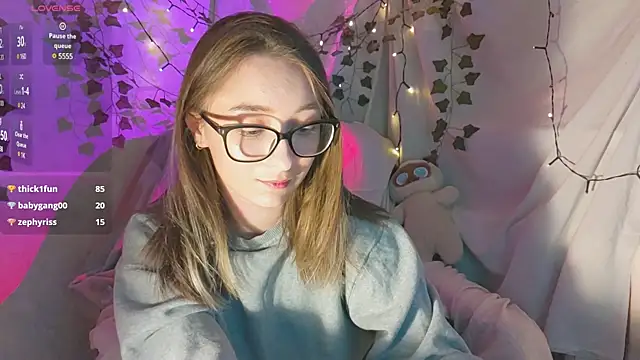 Snapshot of monlight__dana chatting on December 2024 04:50:01 PM monlight  dana online show from December 2024 04:50:01 PM