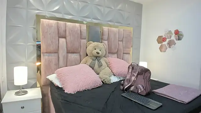 Charlotte Ice1 online show from March 2026 03:49:02 PM