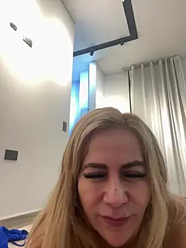 LARIANA RIVERA23 online show from April 2026 04:01:01 AM