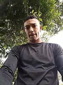 Snapshot of Demiansteven2 chatting on October 2025 04:27:02 PM Demiansteven2 online show from October 2025 04:27:02 PM