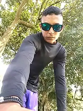 Snapshot of Demiansteven2 chatting on November 2025 06:01:02 PM Demiansteven2 online show from November 2025 06:01:02 PM