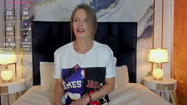 Laurablue online show from December 2025 10:06:02 PM