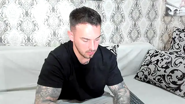 Snapshot of Jonmusclemaster chatting on April 2026 07:50:02 PM Jonmusclemaster online show from April 2026 07:50:02 PM