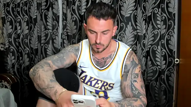 Snapshot of Jonmusclemaster chatting on April 2026 07:52:01 PM Jonmusclemaster online show from April 2026 07:52:01 PM