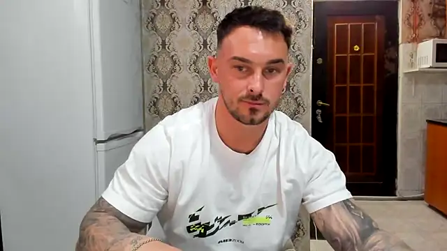 Snapshot of Jonmusclemaster chatting on May 2026 08:14:02 PM Jonmusclemaster online show from May 2026 08:14:02 PM