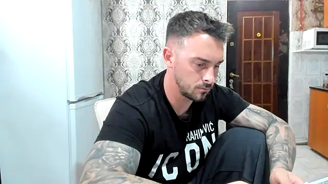 Snapshot of Jonmusclemaster chatting on May 2026 08:28:02 PM Jonmusclemaster online show from May 2026 08:28:02 PM