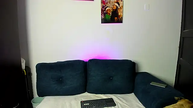 Snapshot of AndreaAndKarina chatting on September 2025 05:58:01 PM AndreaAndKarina online show from September 2025 05:58:01 PM