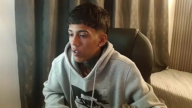 Snapshot of Alan_Cute18 chatting on February 2026 04:02:02 AM Alan Cute18 online show from February 2026 04:02:02 AM