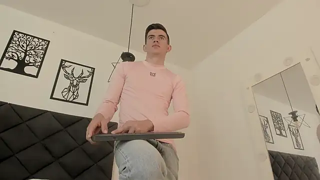 Snapshot of MikaelSlow chatting on February 2025 06:22:02 AM MikaelSlow online show from February 2025 06:22:02 AM