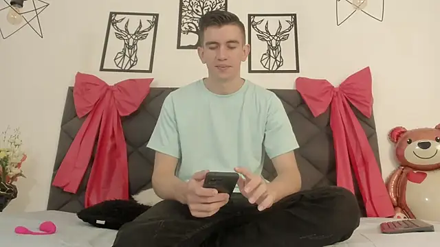 Snapshot of MikaelSlow chatting on February 2025 04:31:01 AM MikaelSlow online show from February 2025 04:31:01 AM