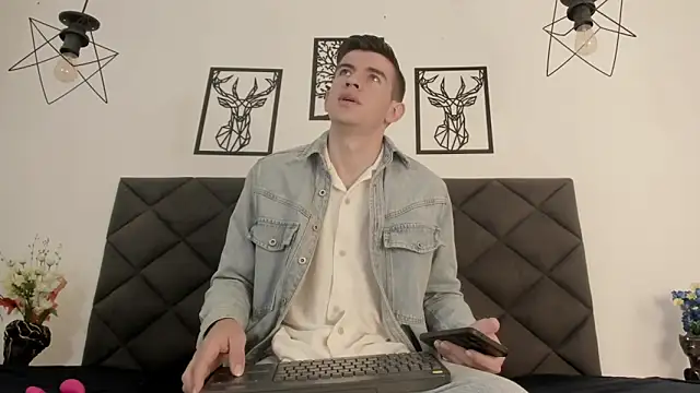 Snapshot of MikaelSlow chatting on February 2025 04:07:02 AM MikaelSlow online show from February 2025 04:07:02 AM