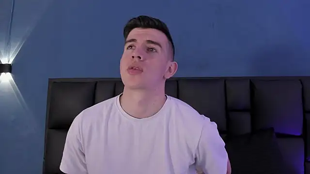 Snapshot of MikaelSlow chatting on September 2025 04:47:01 AM MikaelSlow online show from September 2025 04:47:01 AM