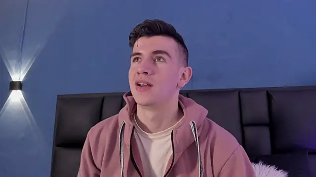 Snapshot of MikaelSlow chatting on October 2025 03:47:02 AM MikaelSlow online show from October 2025 03:47:02 AM