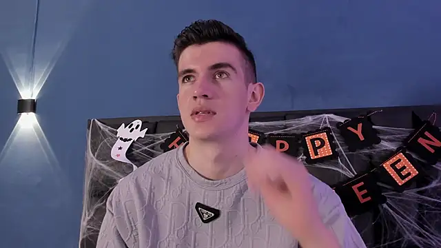 Snapshot of MikaelSlow chatting on October 2025 03:47:02 AM MikaelSlow online show from October 2025 03:47:02 AM