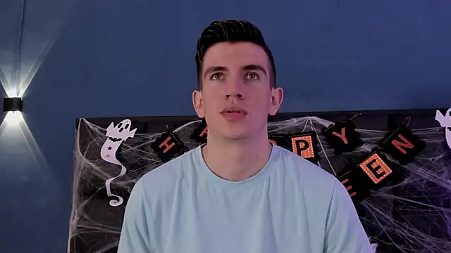 Snapshot of MikaelSlow chatting on October 2025 03:56:02 AM MikaelSlow online show from October 2025 03:56:02 AM