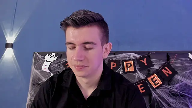 Snapshot of MikaelSlow chatting on November 2025 04:25:01 AM MikaelSlow online show from November 2025 04:25:01 AM