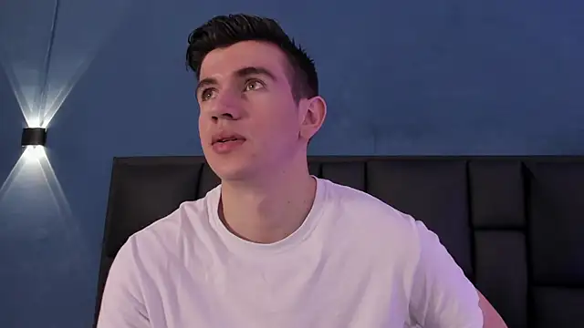 Snapshot of MikaelSlow chatting on November 2025 10:23:01 PM MikaelSlow online show from November 2025 10:23:01 PM