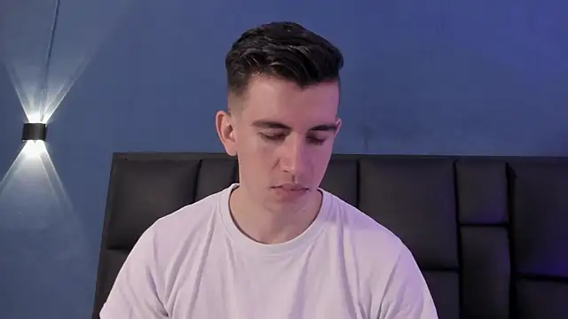 Snapshot of MikaelSlow chatting on November 2025 03:51:01 AM MikaelSlow online show from November 2025 03:51:01 AM