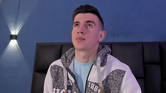 Snapshot of MikaelSlow chatting on November 2025 04:01:01 AM MikaelSlow online show from November 2025 04:01:01 AM