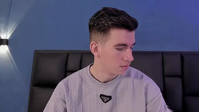 Snapshot of MikaelSlow chatting on November 2025 04:00:01 AM MikaelSlow online show from November 2025 04:00:01 AM