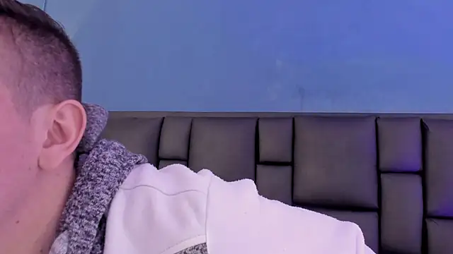 Snapshot of MikaelSlow chatting on November 2025 03:39:02 AM MikaelSlow online show from November 2025 03:39:02 AM