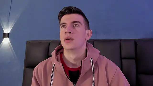 Snapshot of MikaelSlow chatting on November 2025 04:00:01 AM MikaelSlow online show from November 2025 04:00:01 AM