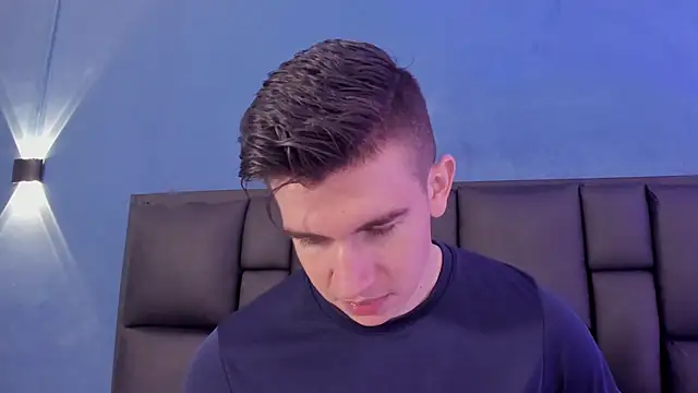 Snapshot of MikaelSlow chatting on November 2025 04:33:02 AM MikaelSlow online show from November 2025 04:33:02 AM