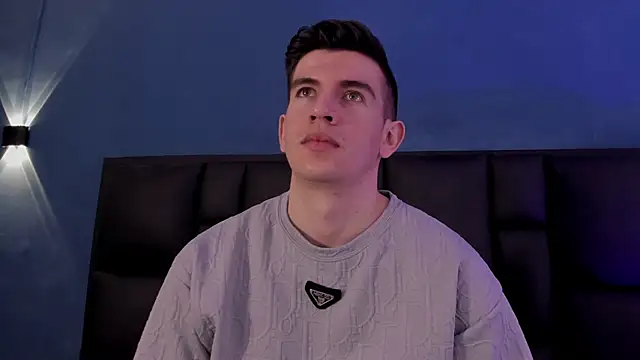 Snapshot of MikaelSlow chatting on November 2025 04:00:02 AM MikaelSlow online show from November 2025 04:00:02 AM